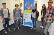 (von links nach rechts): Ulrike Beinhardt (festangestellte koordinierende Familien-Gesundheits-und Kinderkrankenpflegerin), Stefanie Weis, Eva Hacker, Jana Frech, Klarissa Hogrefe (Familienhebammen) und Mirco Leingang (Netzwerkkoordination Frühe Hilfen). Foto: Kreisverwaltung Germersheim/KV GER/mda 