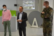 v.l.n.r.: Leitender Amtsarzt Dr. Christian Jestrabek, Landrat Dr. Fritz Brechtel, Oberstleutnant Peter Eckert. Foto: Kreisverwaltung Germersheim / KVGER/mda