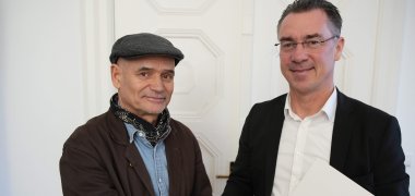 Bei der Verabschiedung: der Erste Kreisbeigeordnete Christoph Buttweiler dankte Manfred Sprung (li.).