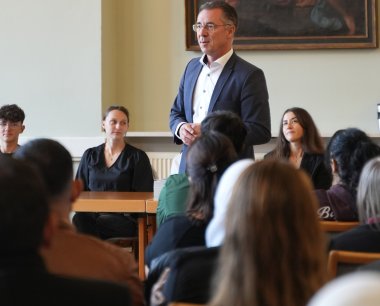 Der Erste Kreisbeigeordnete und Stellvertreter des Landrats, Christoph Buttweiler, bei der Einbürgerungsveranstaltung.