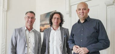 V.l.n.r.: Christoph Buttweiler, Erster Kreisbeigeordneter, Eric Weik, Vorstand Lebenshilfe Südliche Weinstraße, und Landrat Martin Brandl.