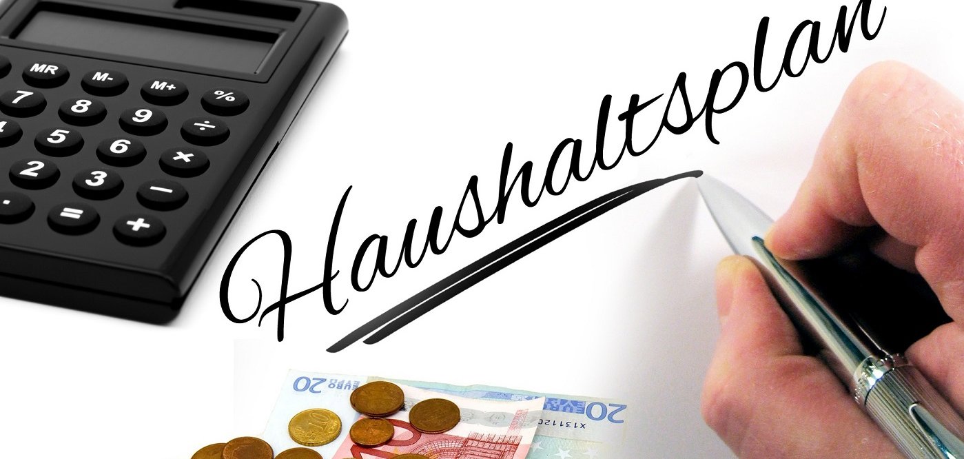 foto von bargeld und handunterschrift.