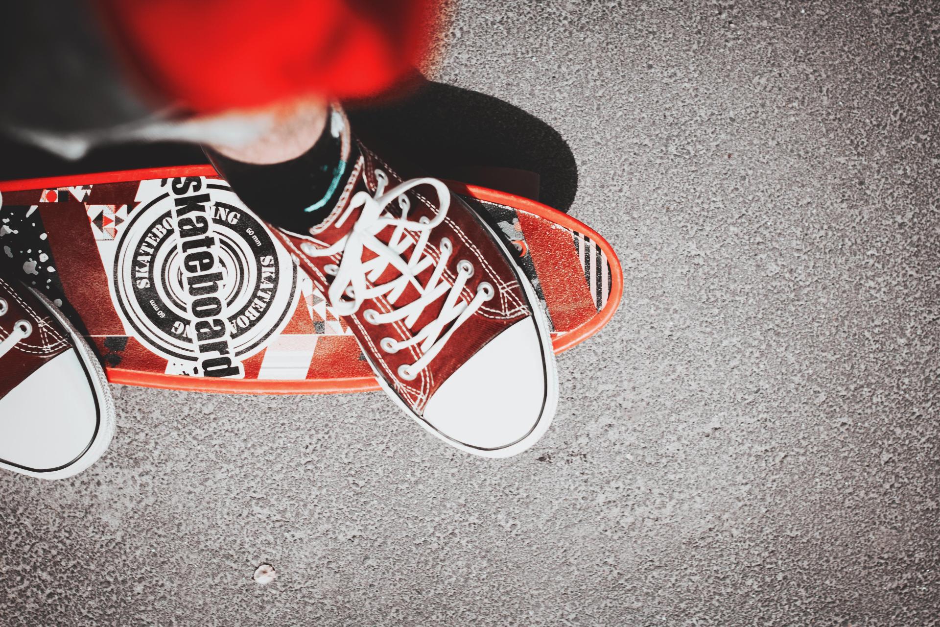 Jugendtreffs und Jugendzentren im Landkreis das bild zeigt einen skateboarder.