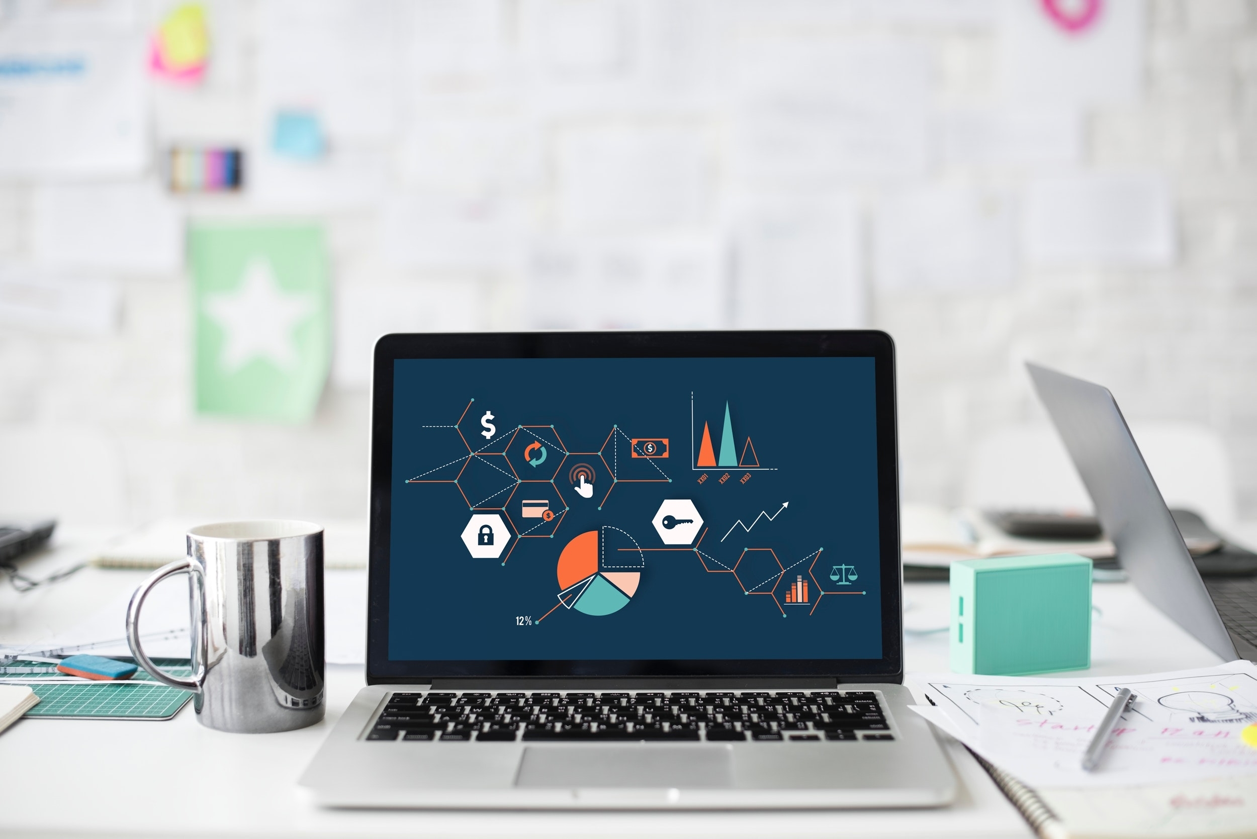 Online-Dienste Foto eines fiktiven Notebooks mit Online-Dienste Online-Diensten